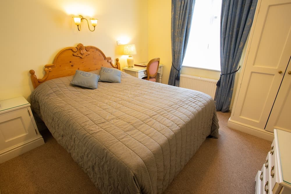 FINES BAYLIWICK HOTEL