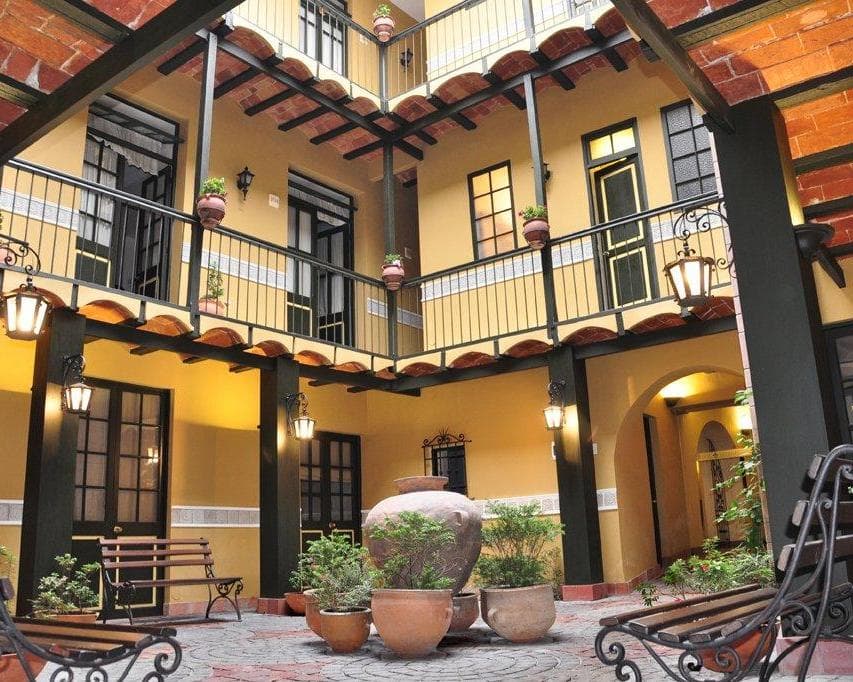Hotel Naira 