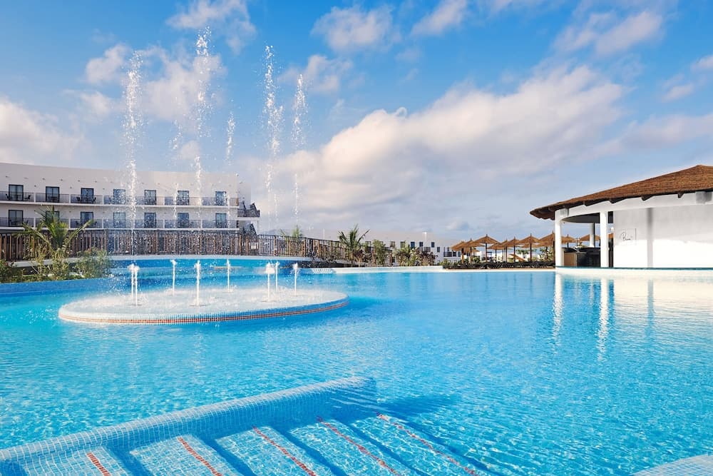 Melia Dunas Beach Resort & Spa