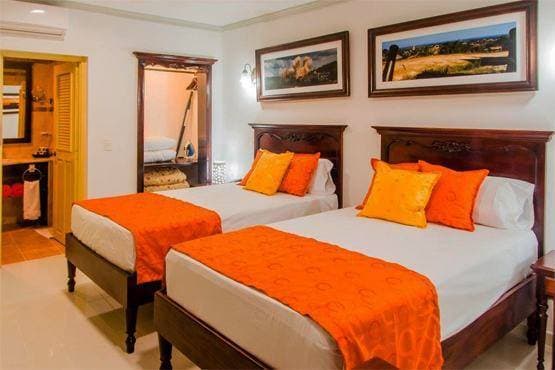 HOTEL E LA CALESA - CUBANACAN
