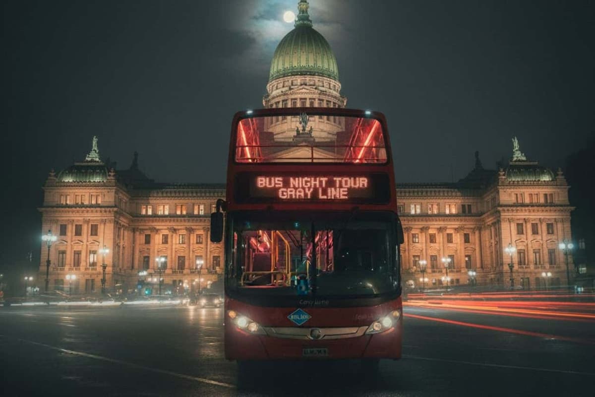 Tour nocturno en autobús descapotable
