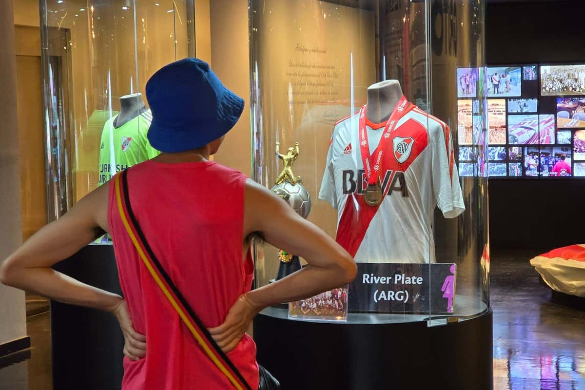 Entrada al Museo River y Estadio Monumental