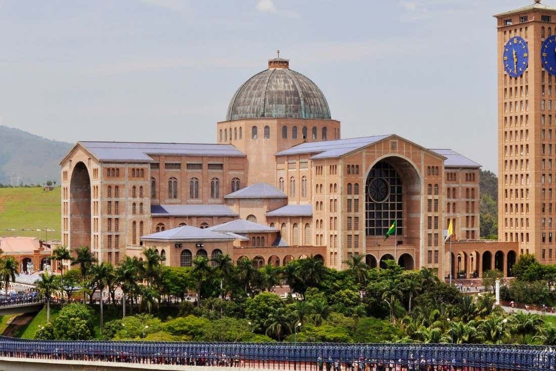Excursión a la Basílica de Nuestra Señora Aparecida y al Santuario Canção Nova