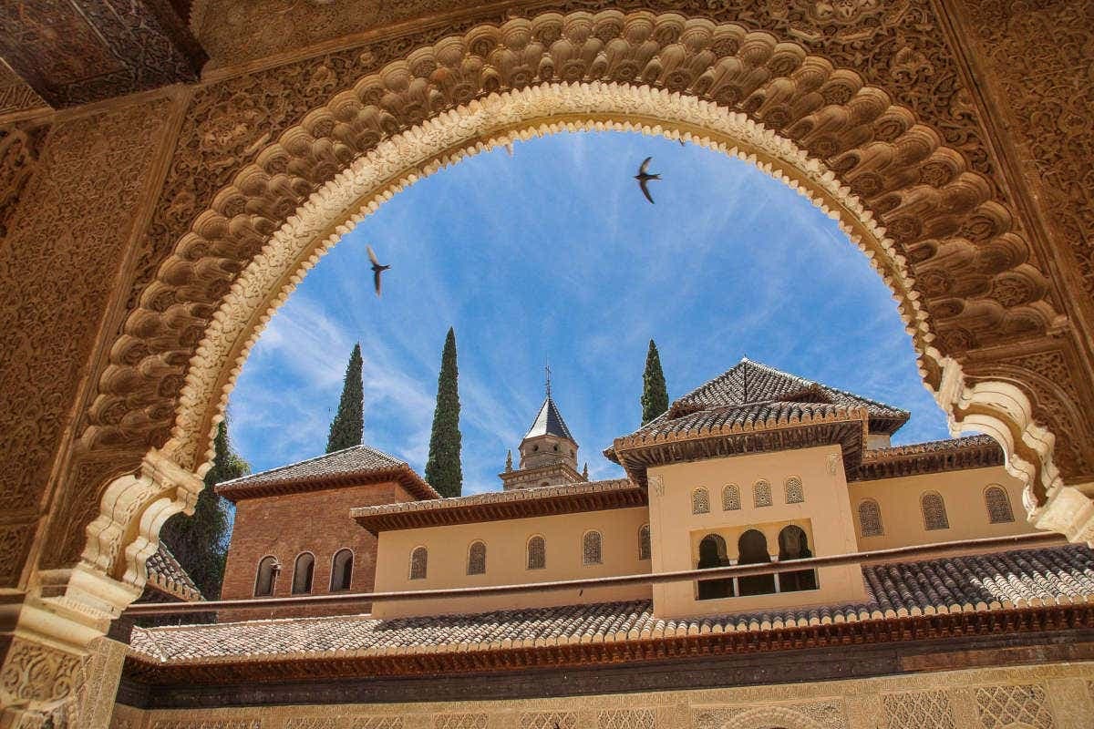 Visita guiada por la Alhambra y los Palacios Nazaríes con entradas