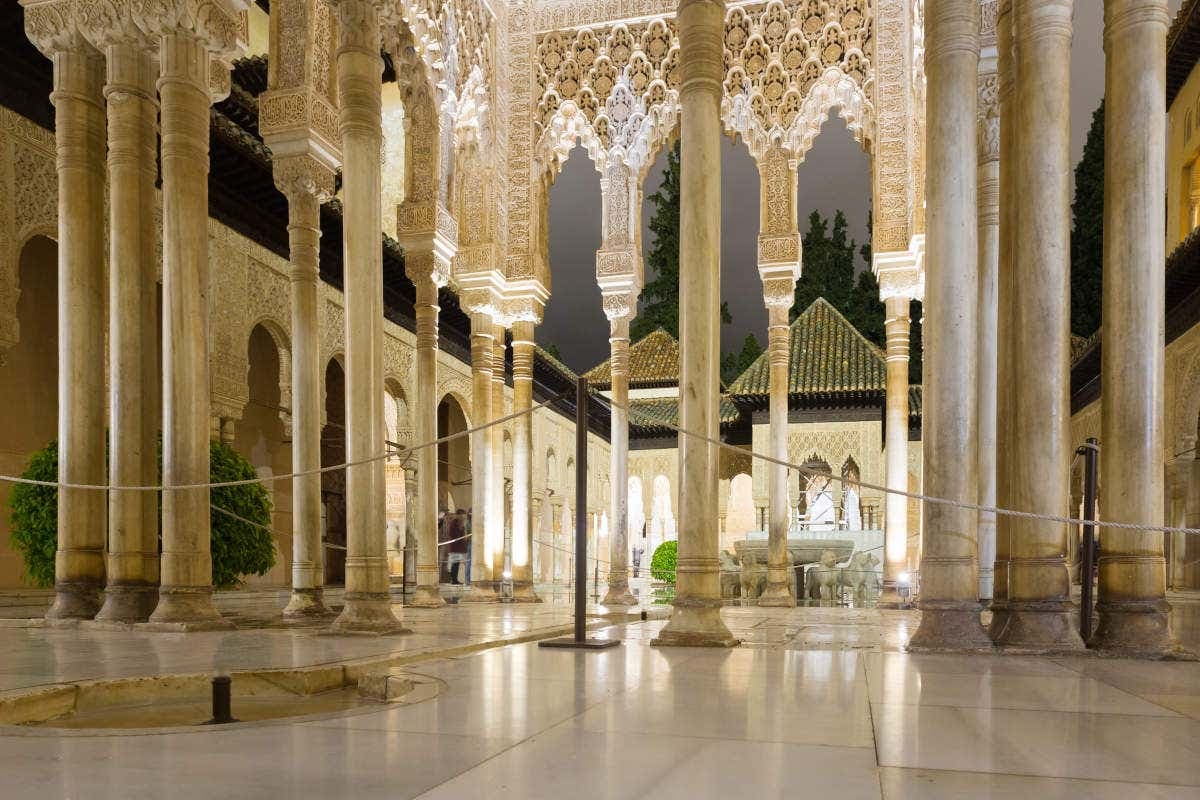 Tour serale dell'Alhambra e dei Palacios Nazaríes