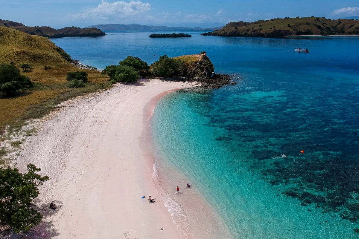 Pink Beach Private Tour