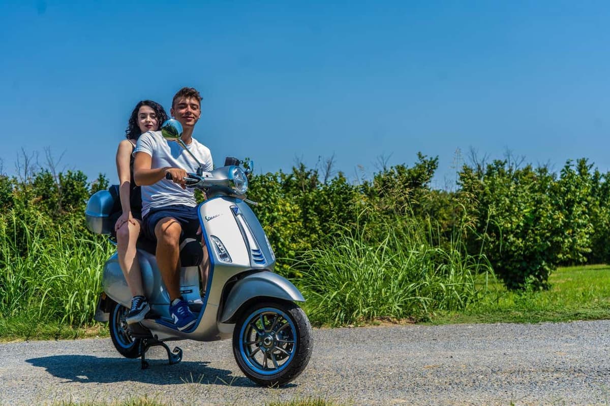 Tour della regione vinicola di Barolo in vespa