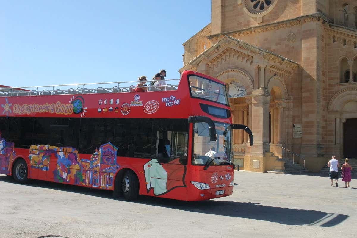 Autobus turistico di Gozo