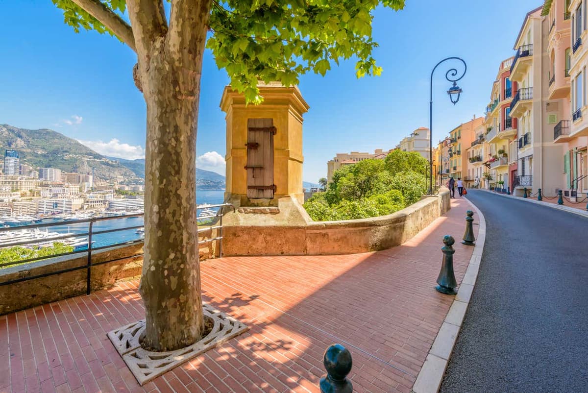 Tour di Monaco, Eza e La Tourbie