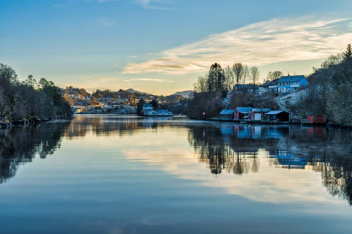 Bergen and Oster Fjords + Mostraumen Canal Cruise
