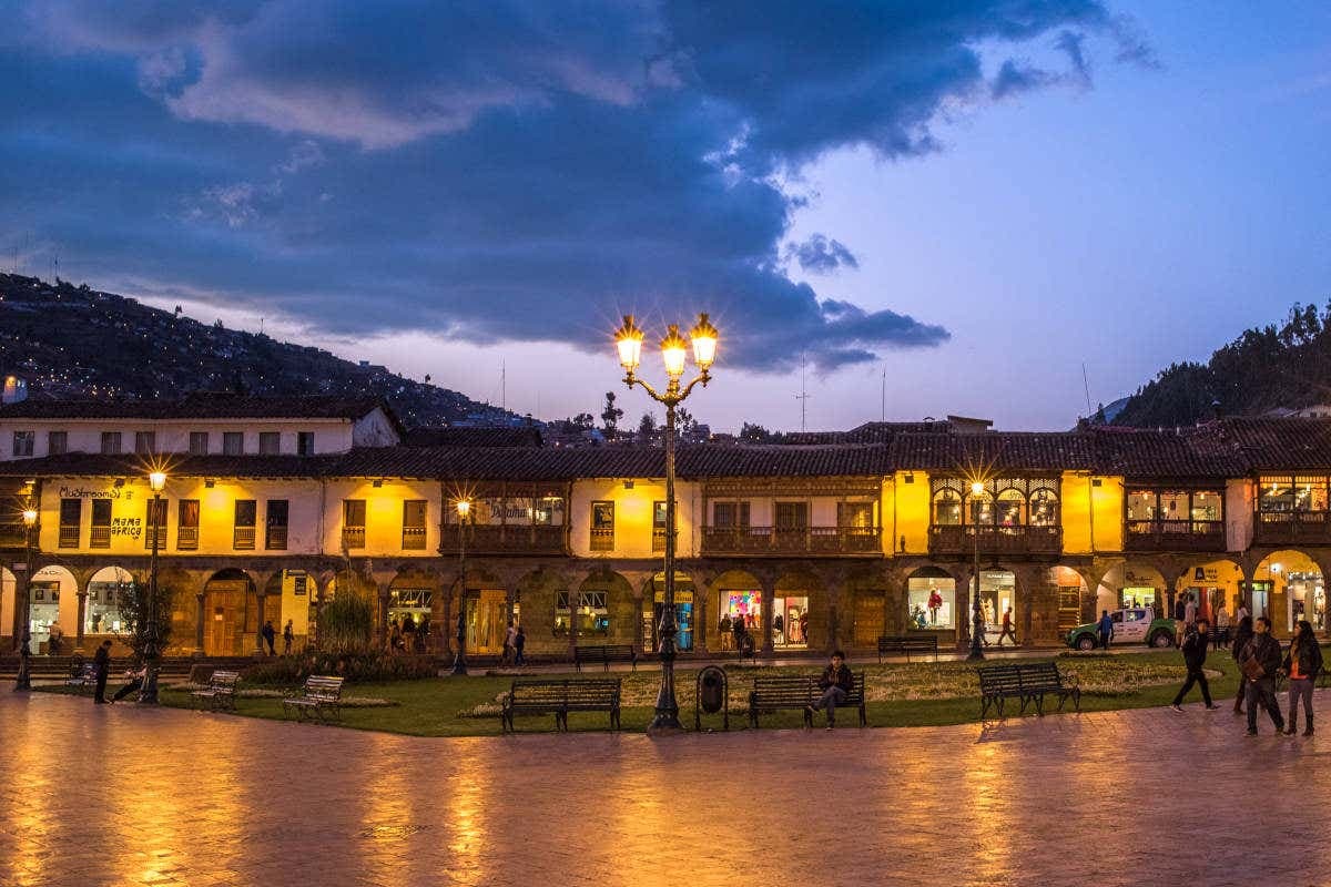 Tour nocturno por Cusco + Taller de pisco sour