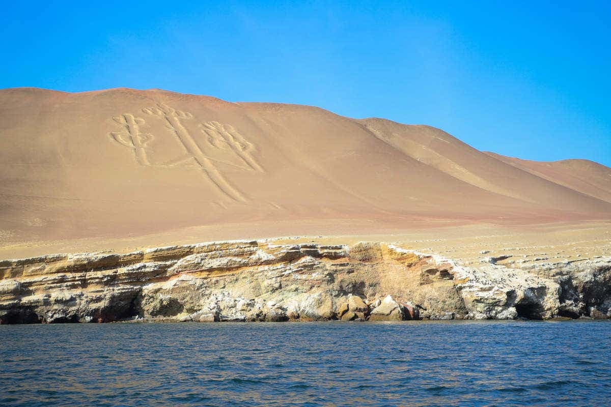 Ica & Huacachina + Ballestas Islands Day Trip
