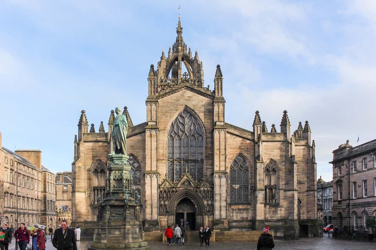 Full Day Edinburgh Walking Tour + Entry Tickets