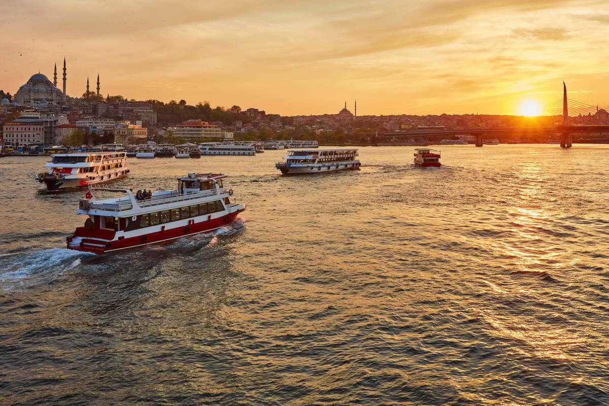Bosphorus Sunset Luxury Yacht Cruise