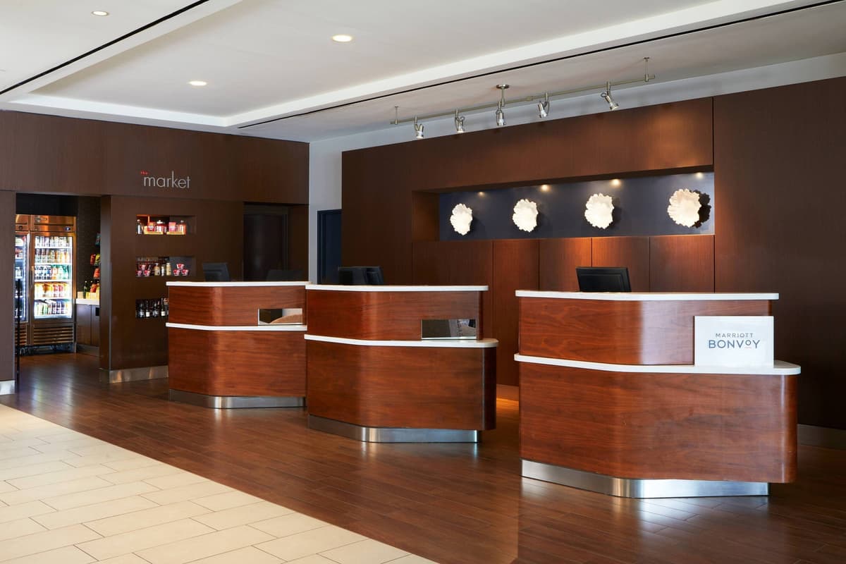 Courtyard by Marriott Los Angeles LAX/Century Boulevard