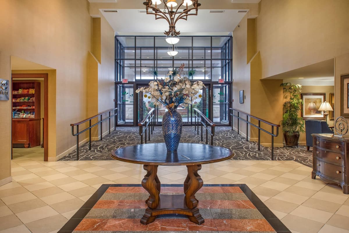 Arlington Court Suites, a Clarion Collection Hotel