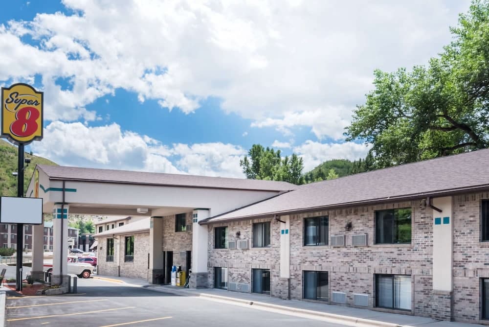 Super 8 by Wyndham Deadwood / Black Hills Area