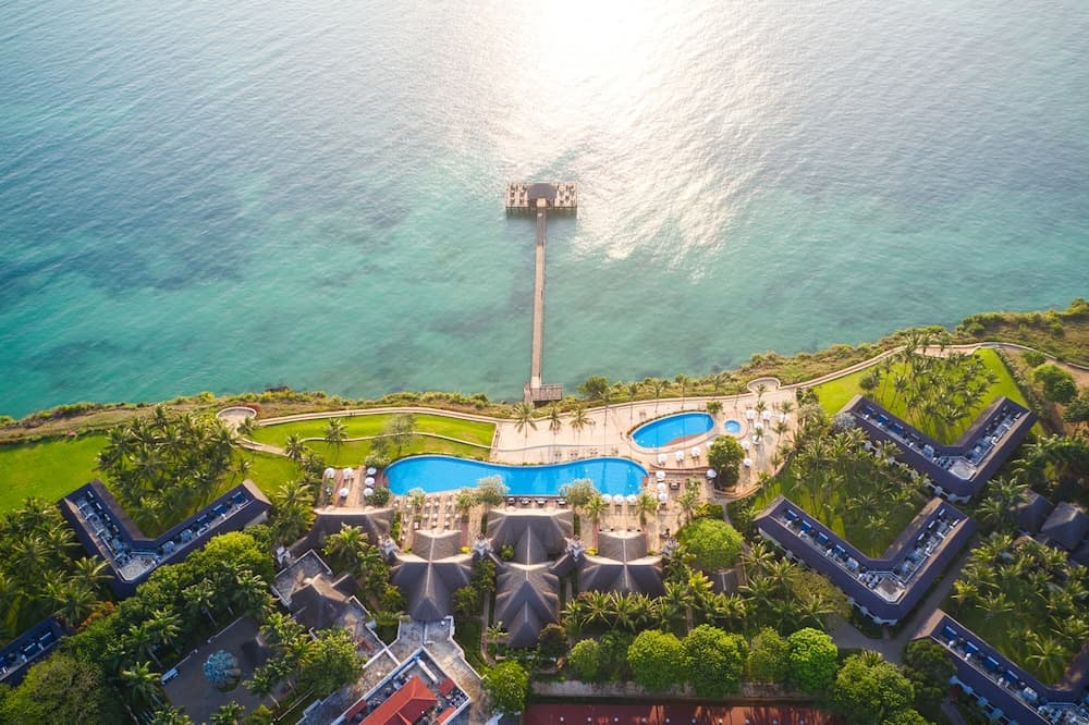 Sea Cliff Resort & Spa