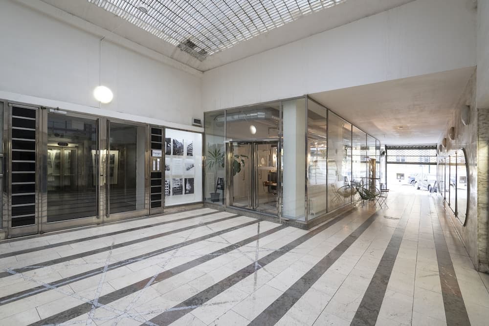 New Town - Apple Apartments