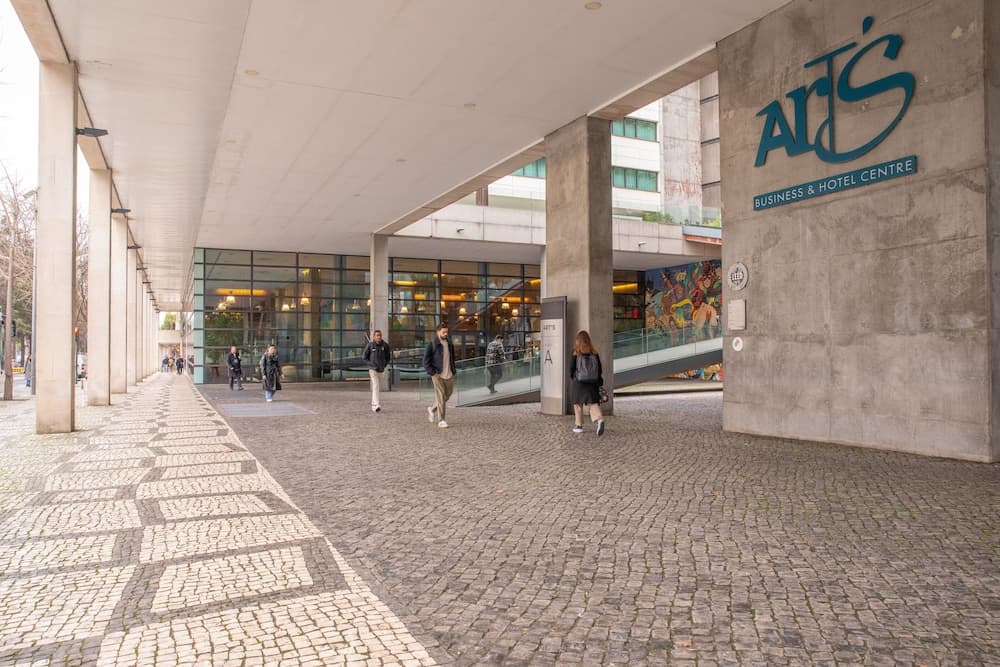 VIP Executive Art's Hotel