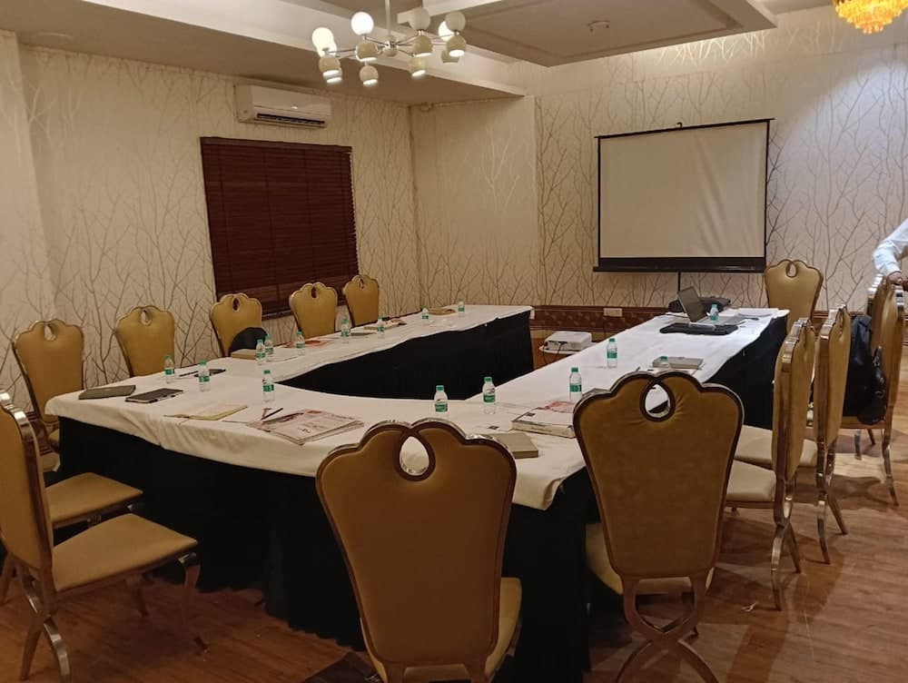 Venizia Sarovar Portico Delhi