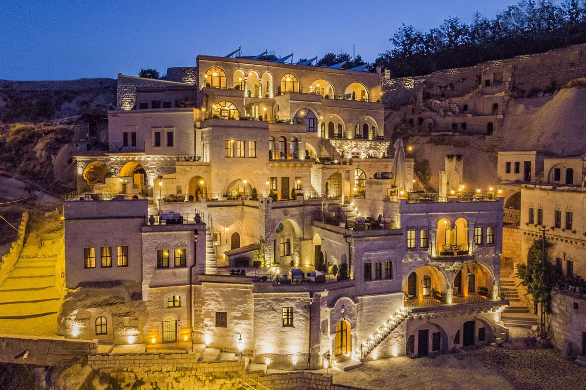 Nino Cave Suites