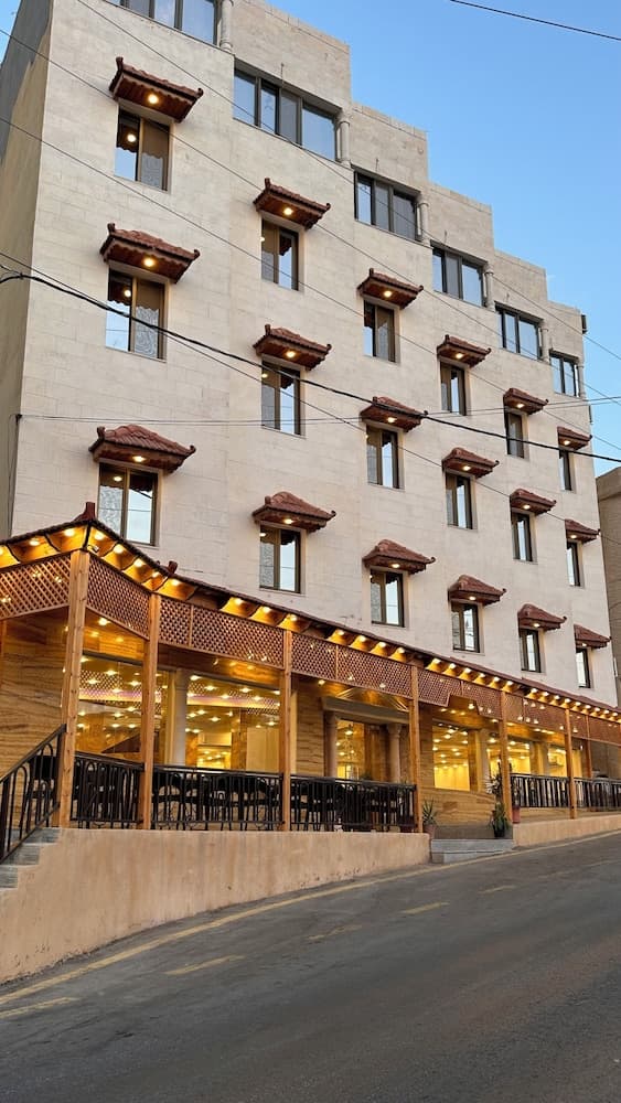 Sharah Mountains Hotel