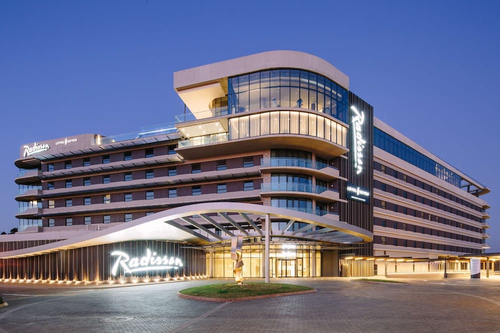 Radisson Hotel and Convention Centre OR Tambo Airport