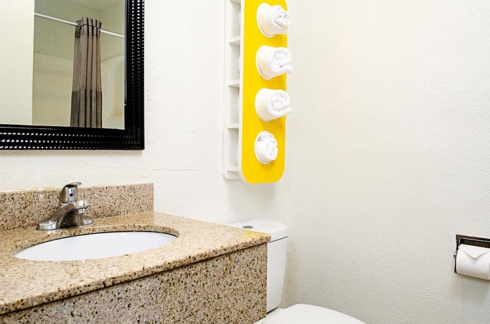 Motel 6 Modesto, CA - Downtown