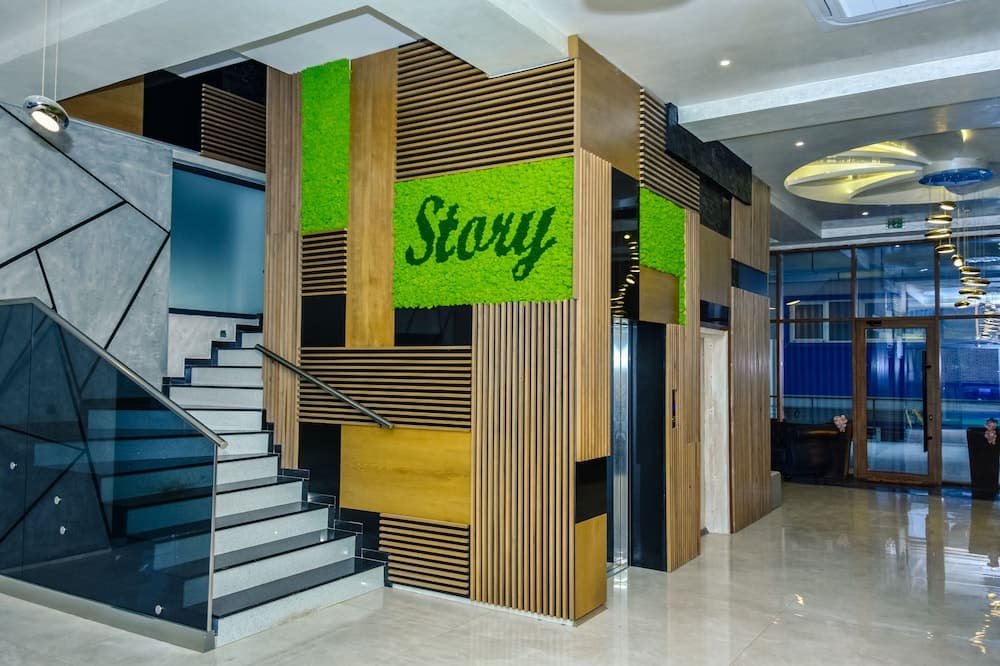 Hotel Story