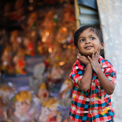Salaam Balak Trust Walking Tour, a Delhi. Passeggiata che porta a scoprire la città attraverso gli occhi dei bambini che fanno da guida con racconti di storie della vita di strada - Delhi