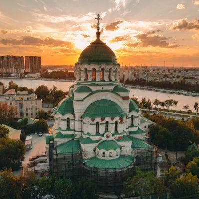 Sofia, la capitale, con l’imponente cattedrale Aleksander Nevski, la più grande della Bulgaria - Sofia