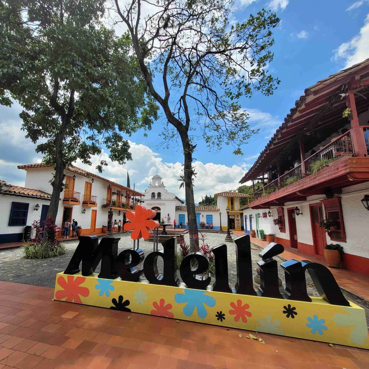 Dia 2. Medellín - City Tour con Comuna 13 y Cena en “Provenza” - Medellín