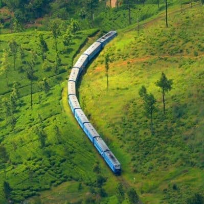 Apprezzare il panorama tra Peradeniya e Nanu Oya viaggiando in treno - Kandy