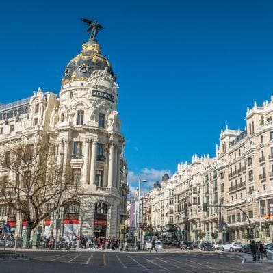 La Gran Via, la strada più famosa della città  - Madrid