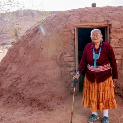 Osservare i tradizionali hogan del popolo Navajo - Grand Canyon AZ