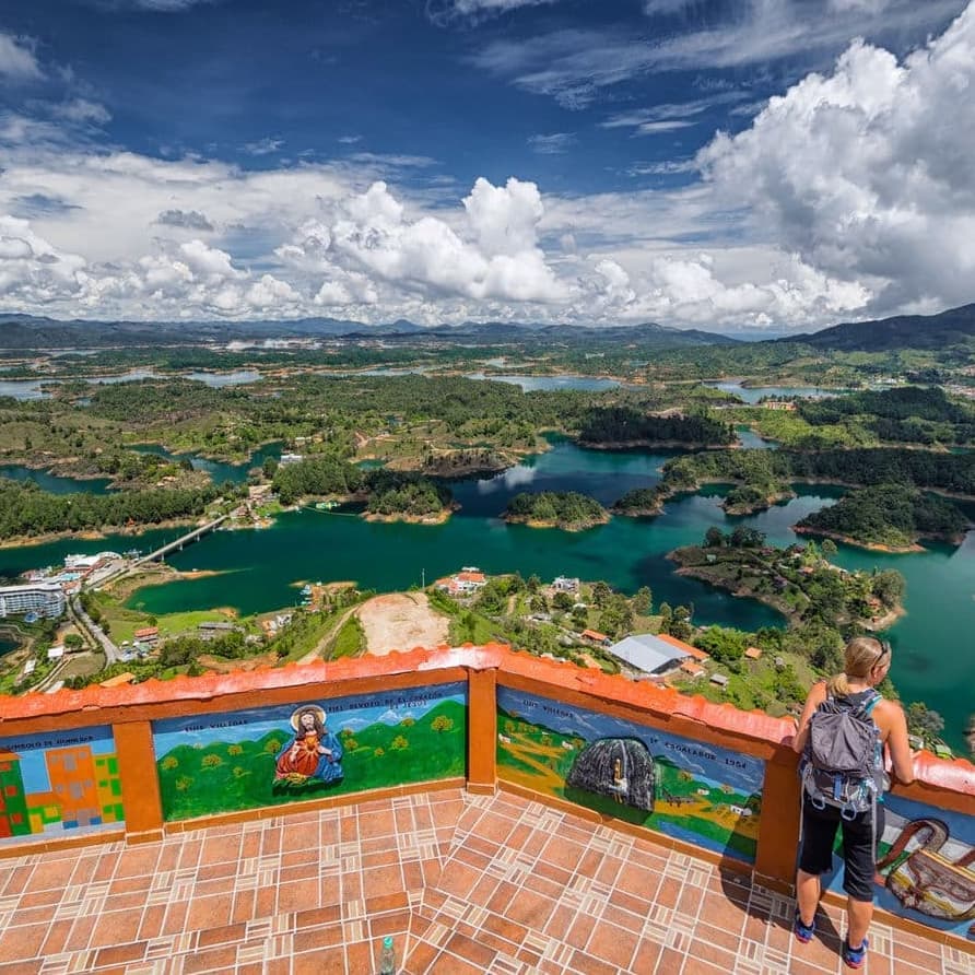 Día 3. Medellín – Excursão a Guatapé e Piedra del Peñol - Medellín