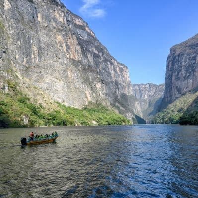 Navigare tra le pareti vertiginose del Canyon del Sumidero - Tehuantepec