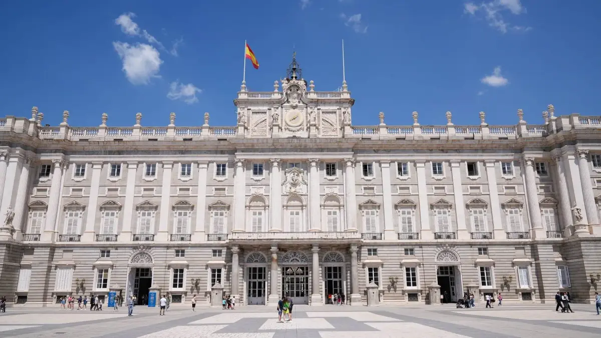 Bus Panorámico, Tour Guiado a Pie y Palacio Real