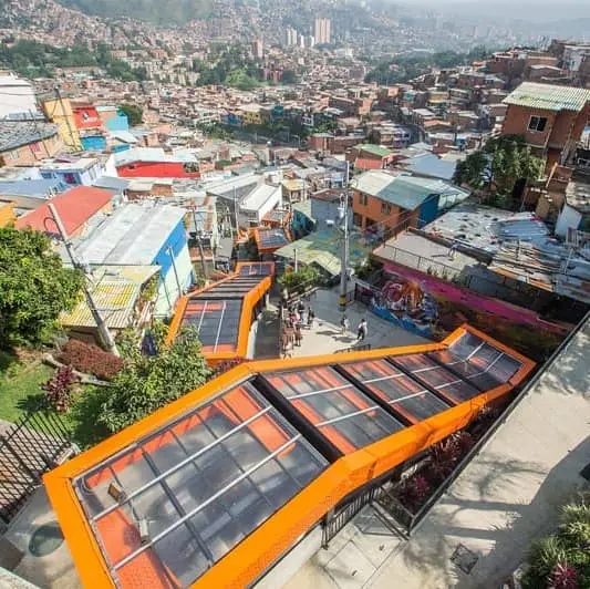 Full Day Tour In Medellín (Grafiti Tour - Comuna 13 + City Tour) - ميديين