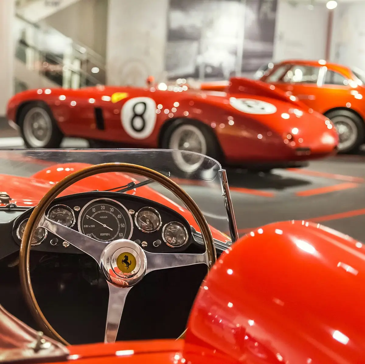 Ferrari und Balsamico-Essig - Bologna