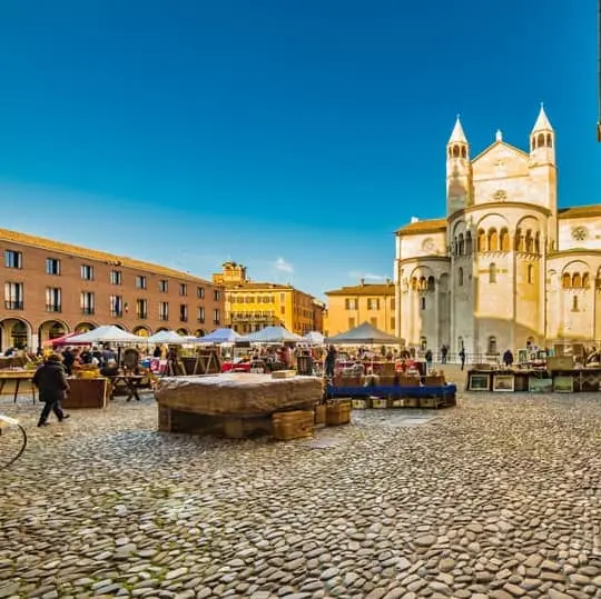 Modena: Zwischen Motoren, Kulinarik und romanischer Kunst - Modena