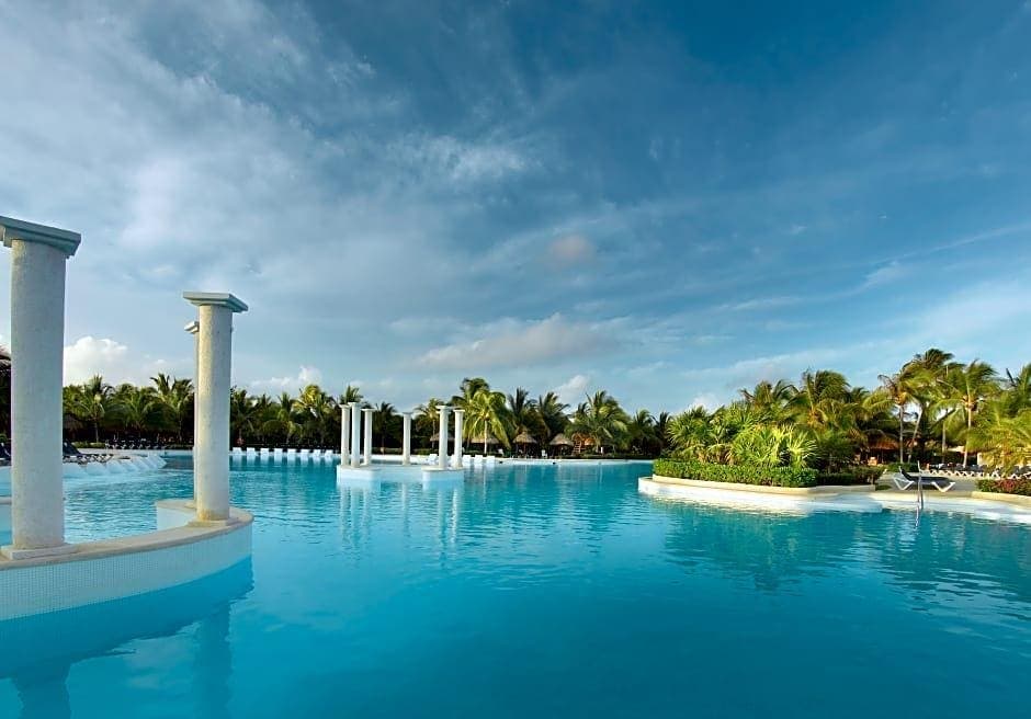 Grand Palladium Colonial Resort & Spa