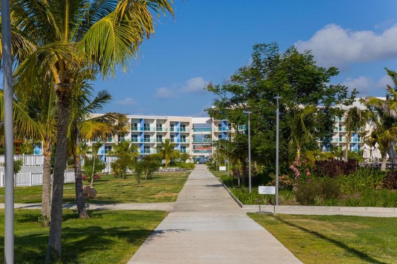 Gran Muthu Almirante Beach