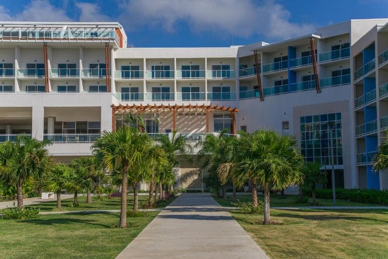 Gran Muthu Almirante Beach