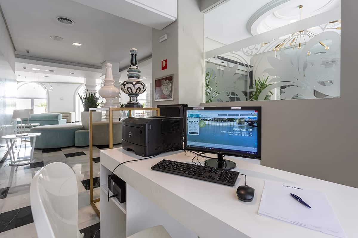 Monte Triana Hotel