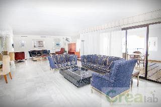 Park Plaza Suites