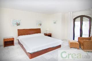 Park Plaza Suites