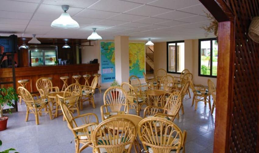 HOTEL LOS HELECHOS