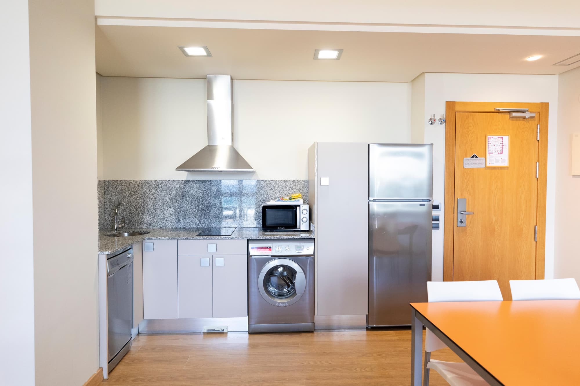 Maritimo Ris Apartmentos